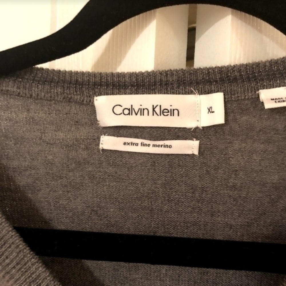 Calvin Klein Sweater - Picture 3 of 3
